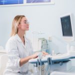 Rodzaje badań USG - co potrafi ultrasonograf?